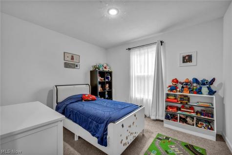704 Maple Hollow Court Elyria OH 44035