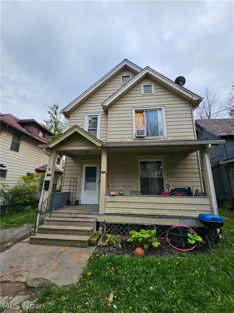 224 Gates Avenue Elyria OH 44035