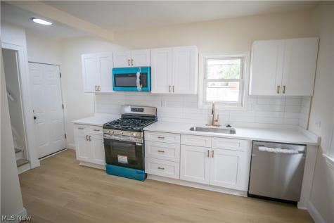 9105 Bancroft Avenue Cleveland OH 44105