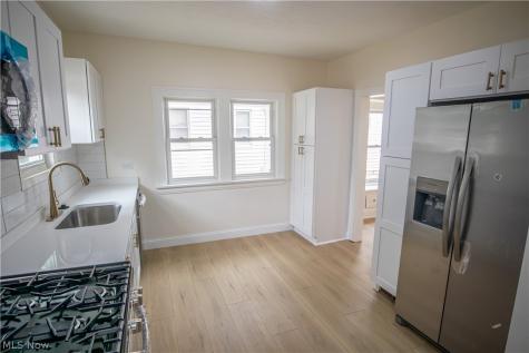 9105 Bancroft Avenue Cleveland OH 44105