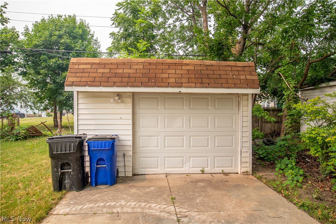 9105 Bancroft Avenue Cleveland OH 44105