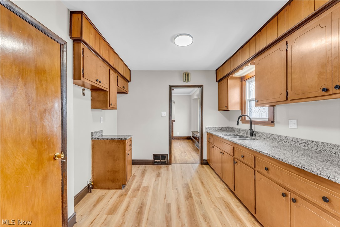 6800 Kazimier Avenue Cleveland OH 44105