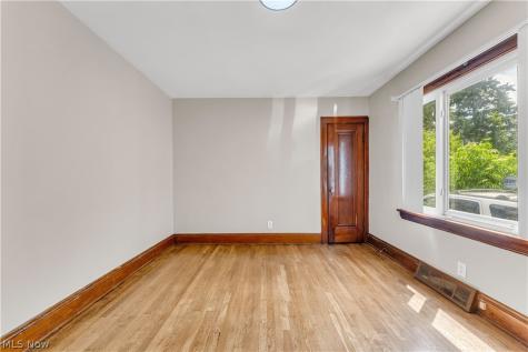 6800 Kazimier Avenue Cleveland OH 44105