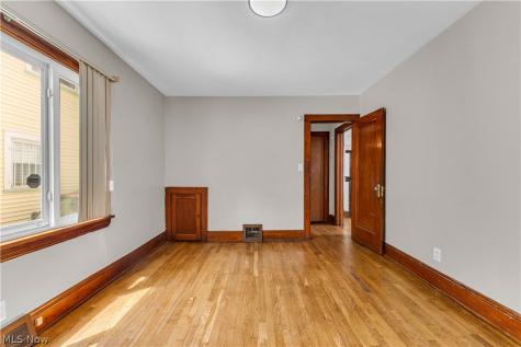 6800 Kazimier Avenue Cleveland OH 44105