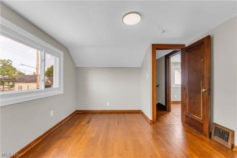 6800 Kazimier Avenue Cleveland OH 44105