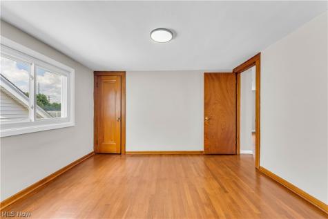 6800 Kazimier Avenue Cleveland OH 44105