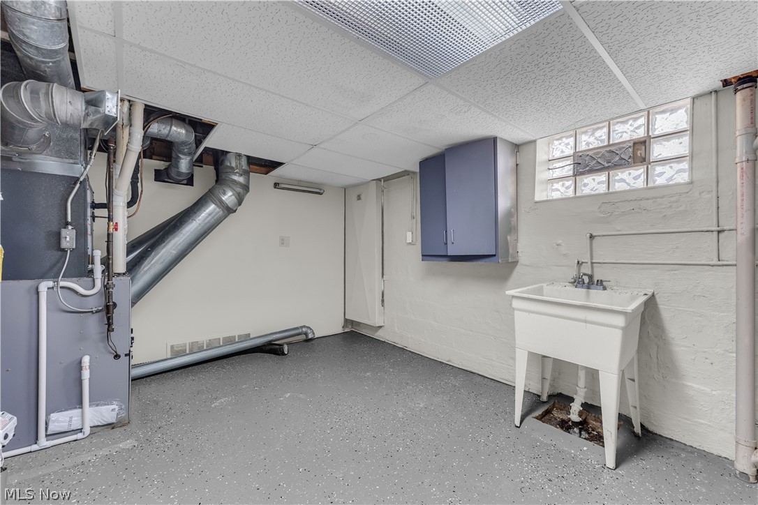 6800 Kazimier Avenue Cleveland OH 44105
