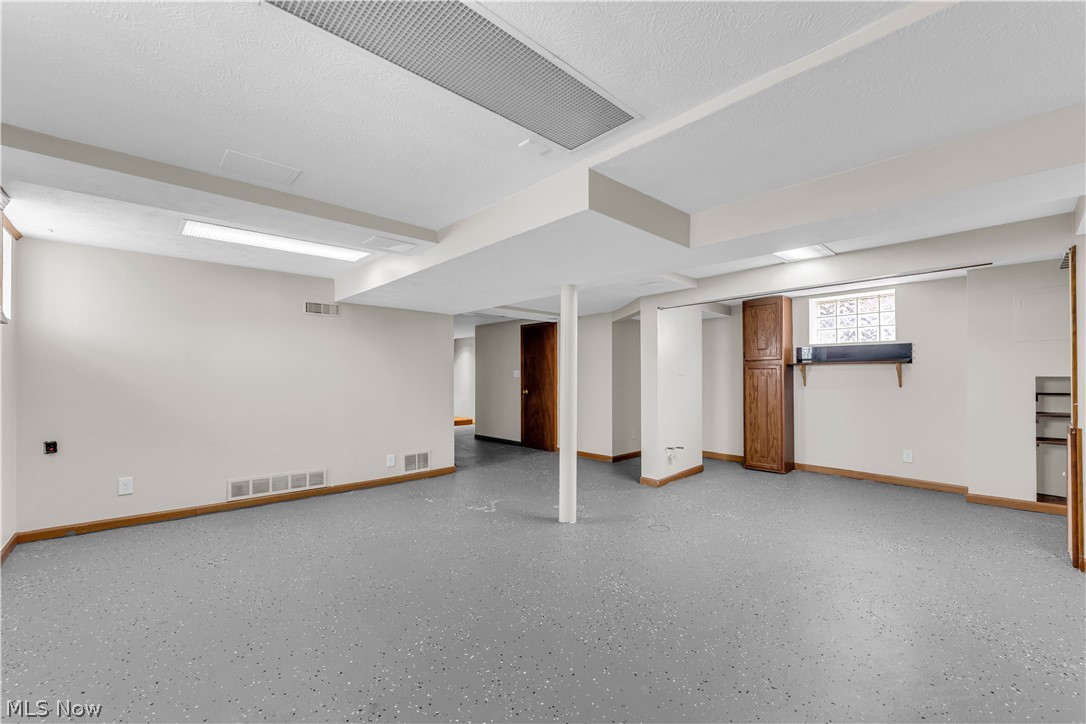 6800 Kazimier Avenue Cleveland OH 44105