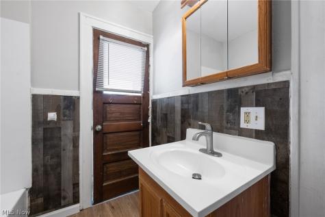 3499 Blanche Avenue Cleveland Heights OH 44118