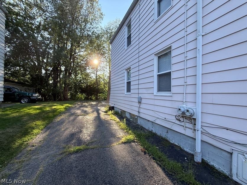 2042 13th Street SW Cuyahoga Falls OH 44223