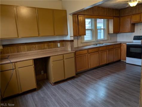 564 Carroll Street Akron OH 44304