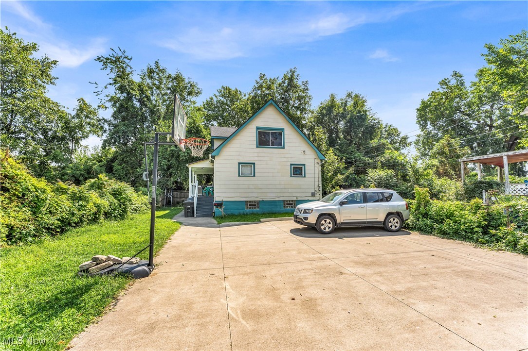 3571 W 69th Street Cleveland OH 44102