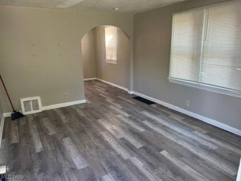 1736 Spring Avenue NE Canton OH 44714