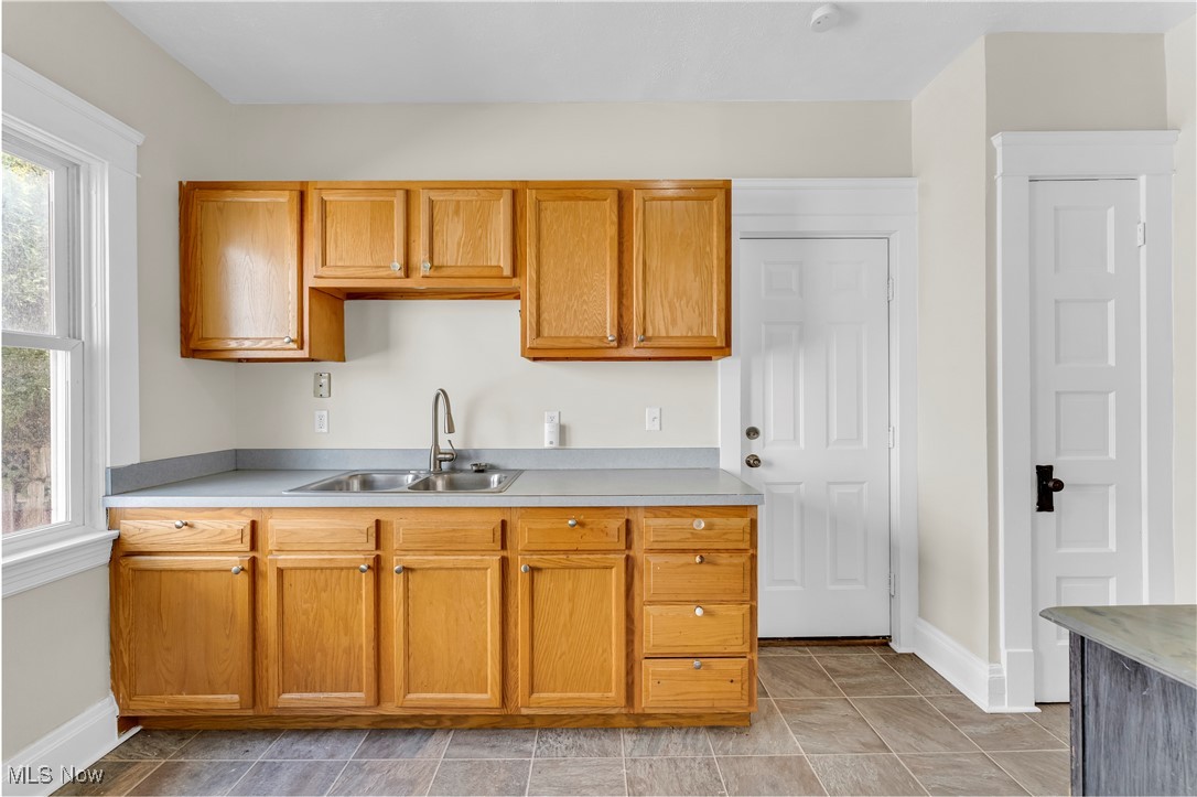 1909 W 73rd Street Cleveland OH 44102