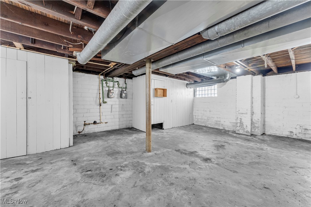 1909 W 73rd Street Cleveland OH 44102