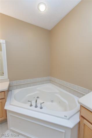 2601 Wyndgate Court Westlake OH 44145