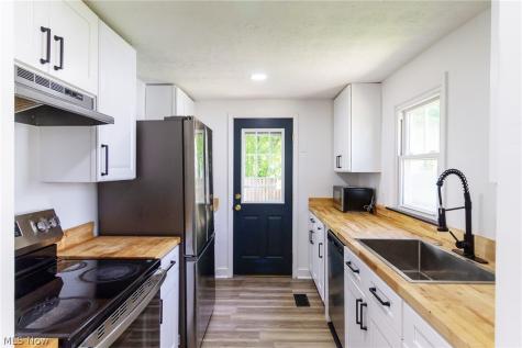 8210 Maple Avenue Garrettsville OH 44231