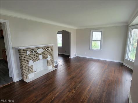 851 E 232nd Street Euclid OH 44123