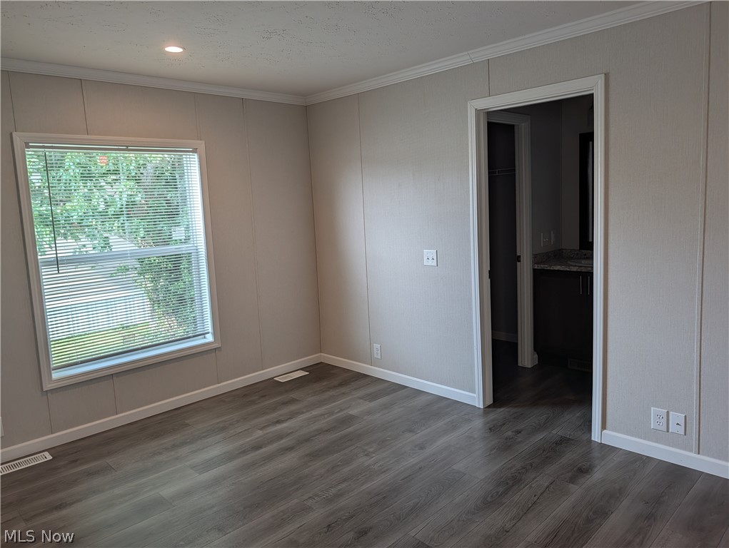 230 Edgecliff Circle W Elyria OH 44035