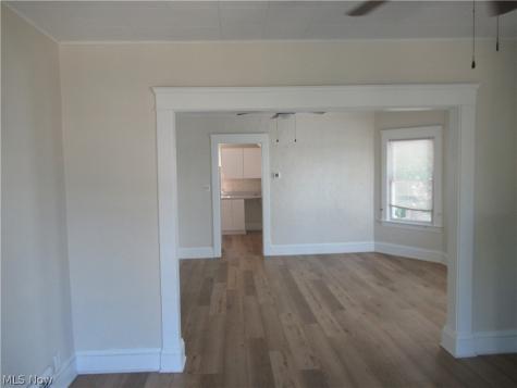 1518 Ridgewood Avenue Lakewood OH 44107