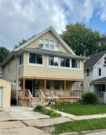 418 Crestwood Avenue Akron OH 44302
