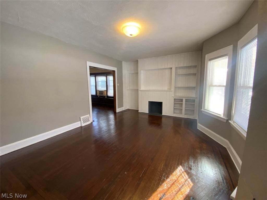 418 Crestwood Avenue Akron OH 44302