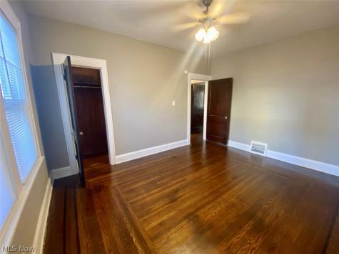 418 Crestwood Avenue Akron OH 44302
