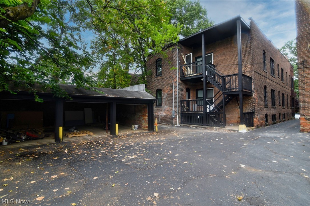 2272 Grandview Avenue Cleveland Heights OH 44106