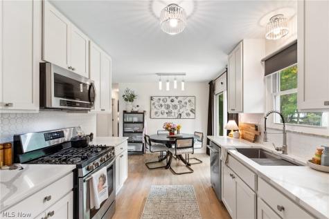 5201 Fawn Road New Franklin OH 44319