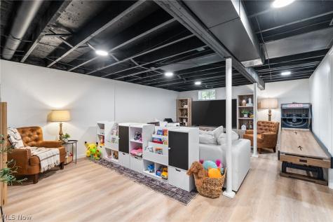 5201 Fawn Road New Franklin OH 44319