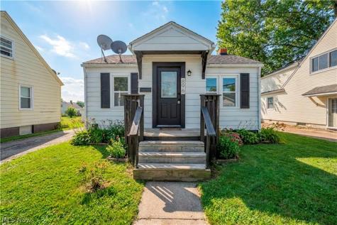 896 Indian Trail Akron OH 44314