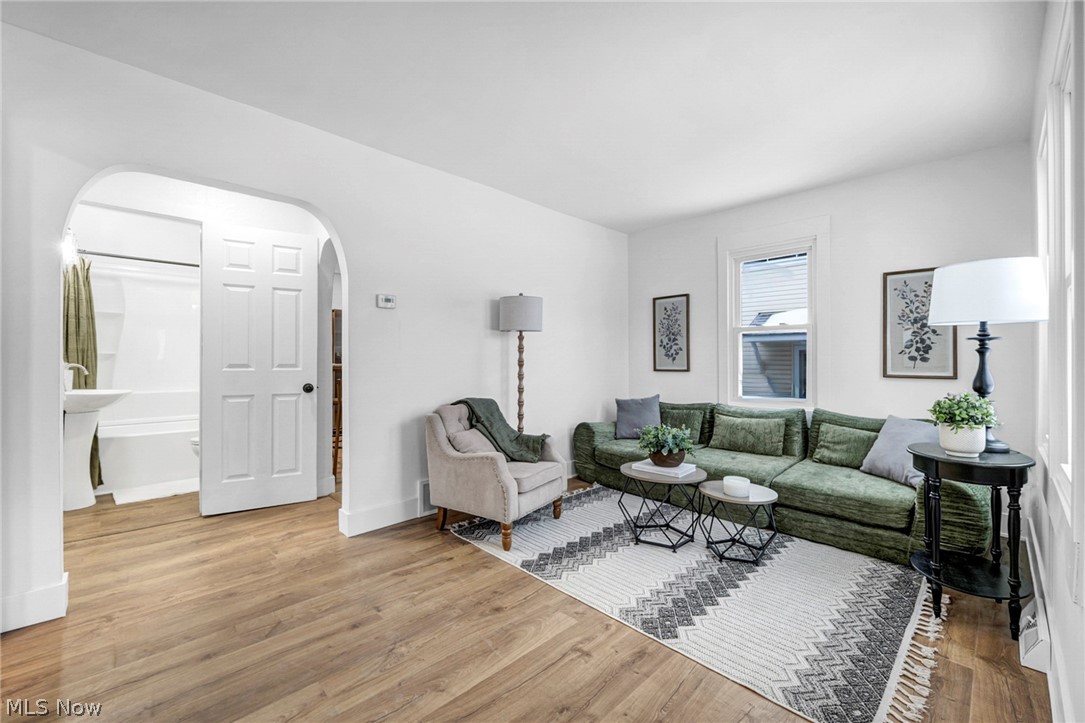 896 Indian Trail Akron OH 44314