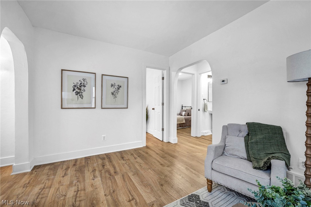 896 Indian Trail Akron OH 44314