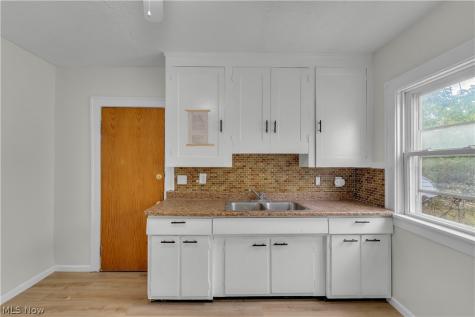 4924 E 107th Street Garfield Heights OH 44125