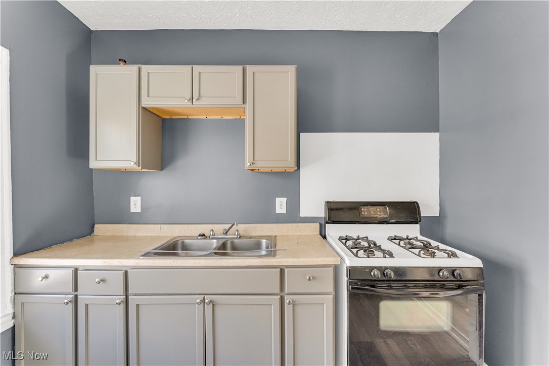 430 E 149th Street Cleveland OH 44110