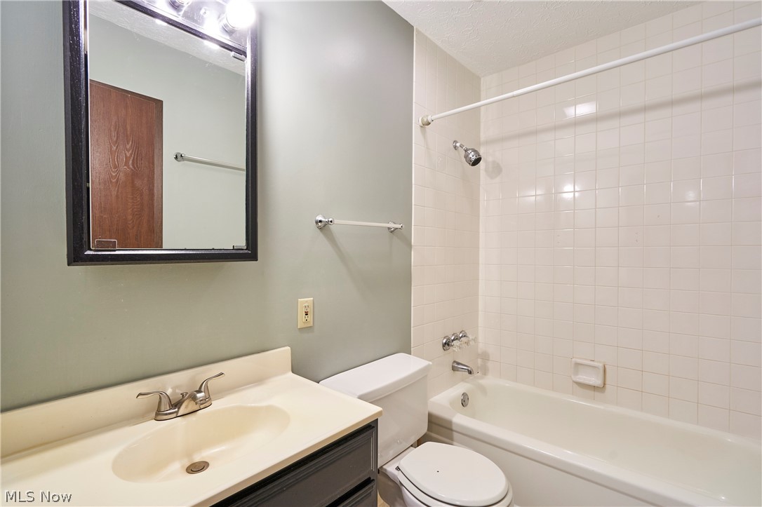 939 Kirkwall Drive Copley OH 44321