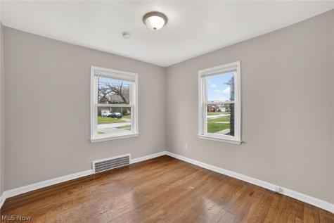1568 Parker Drive Mayfield Heights OH 44124