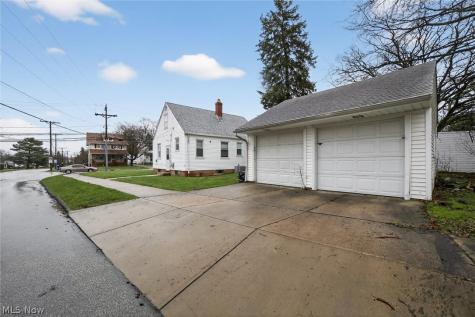 1568 Parker Drive Mayfield Heights OH 44124