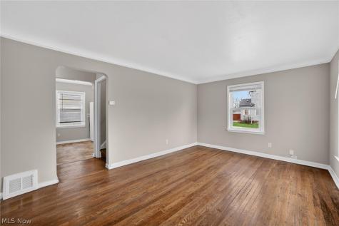 1568 Parker Drive Mayfield Heights OH 44124