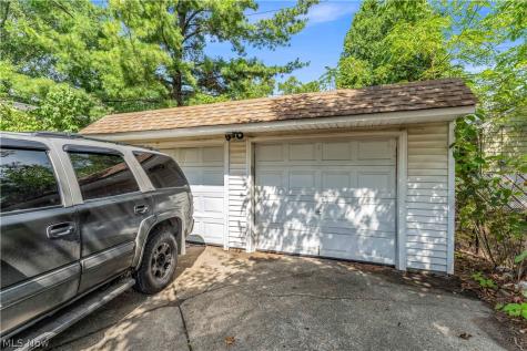 8505 Jeffries Avenue Cleveland OH 44105