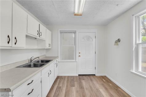 8505 Jeffries Avenue Cleveland OH 44105