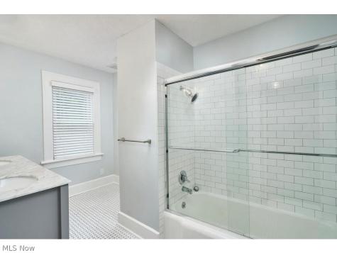 191 N Portage Path Akron OH 44303