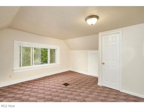 191 N Portage Path Akron OH 44303