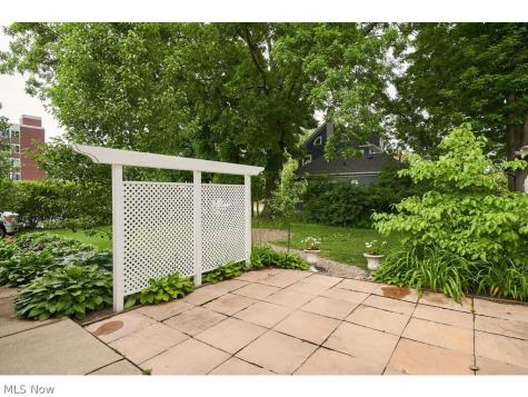 191 N Portage Path Akron OH 44303
