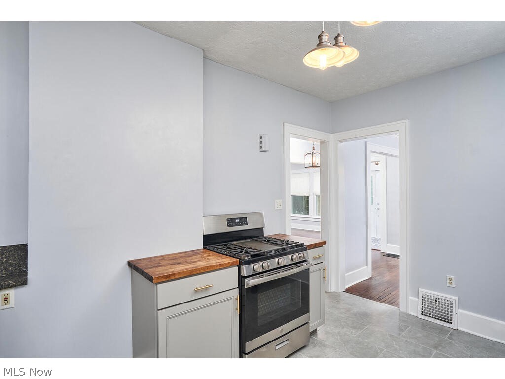 191 N Portage Path Akron OH 44303
