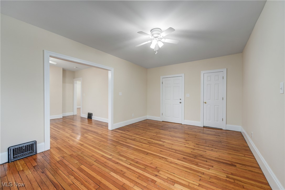 2085 Chesterland Avenue Lakewood OH 44107