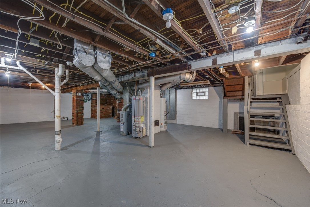 2085 Chesterland Avenue Lakewood OH 44107