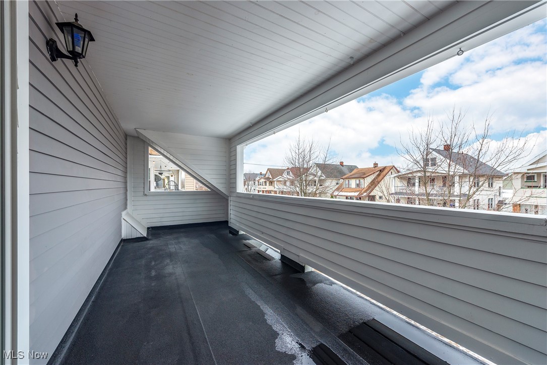 2085 Chesterland Avenue Lakewood OH 44107