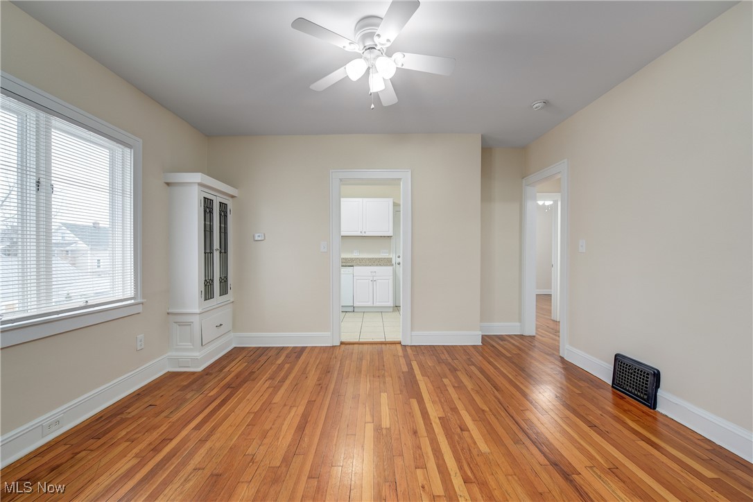 2085 Chesterland Avenue Lakewood OH 44107