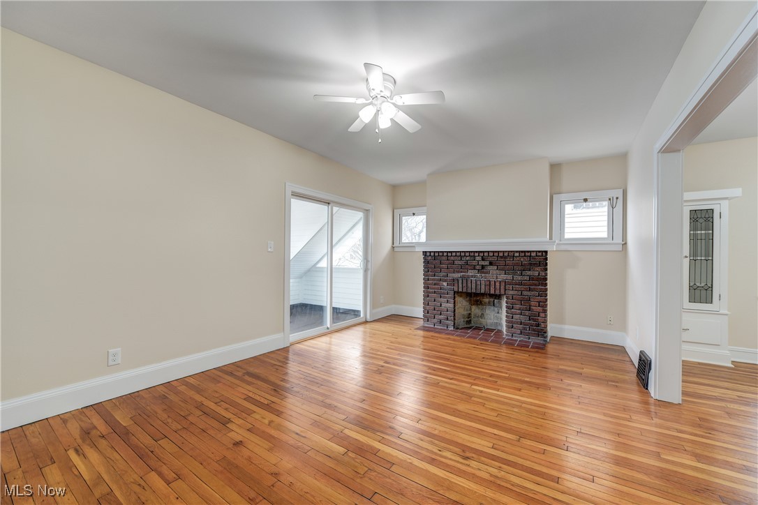 2085 Chesterland Avenue Lakewood OH 44107